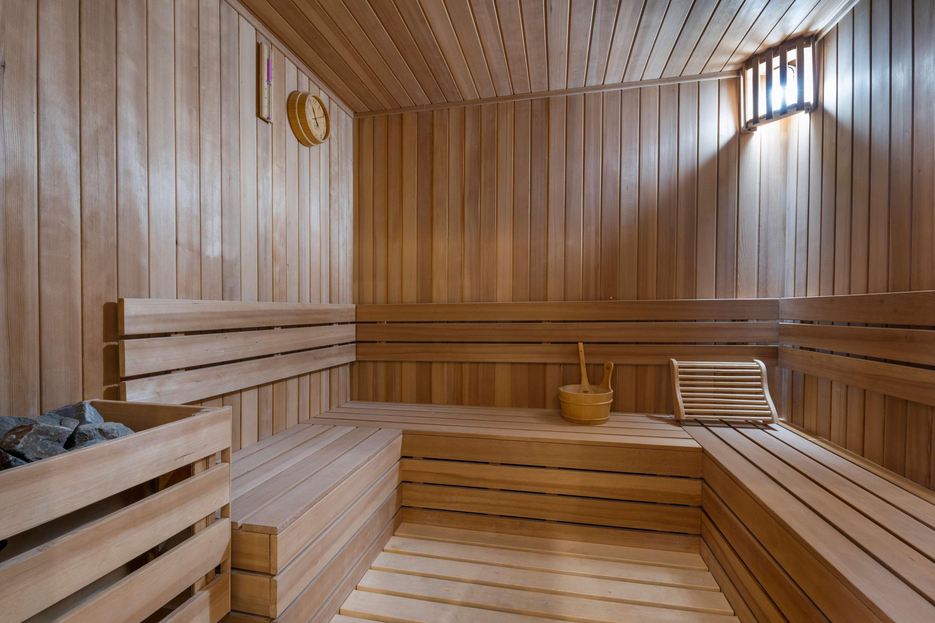 Aleph Doha Residences, Curio Collection By Hilton מראה חיצוני תמונה A Finnish sauna