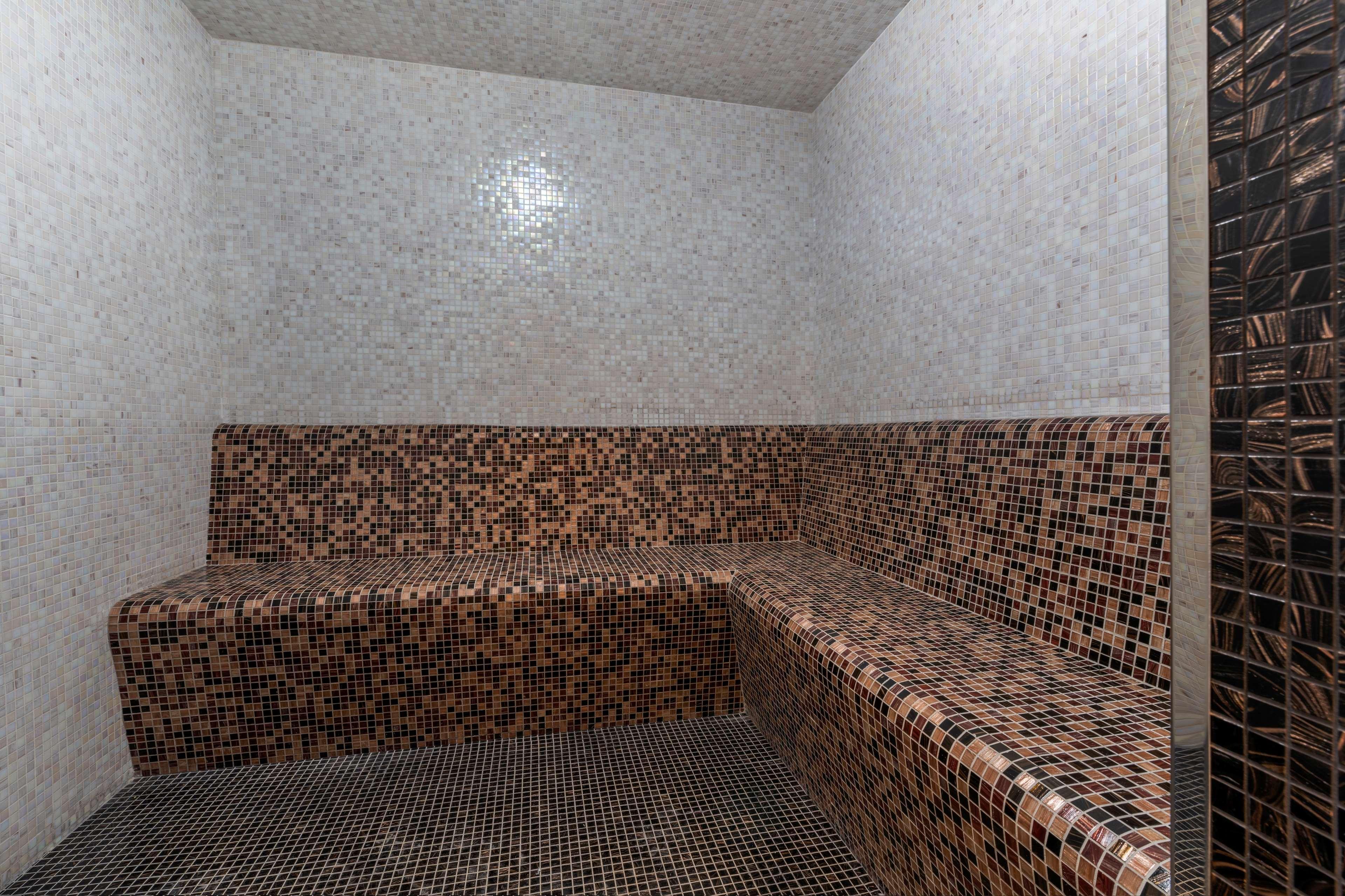 Aleph Doha Residences, Curio Collection By Hilton מראה חיצוני תמונה Hamam in a Turkish bath