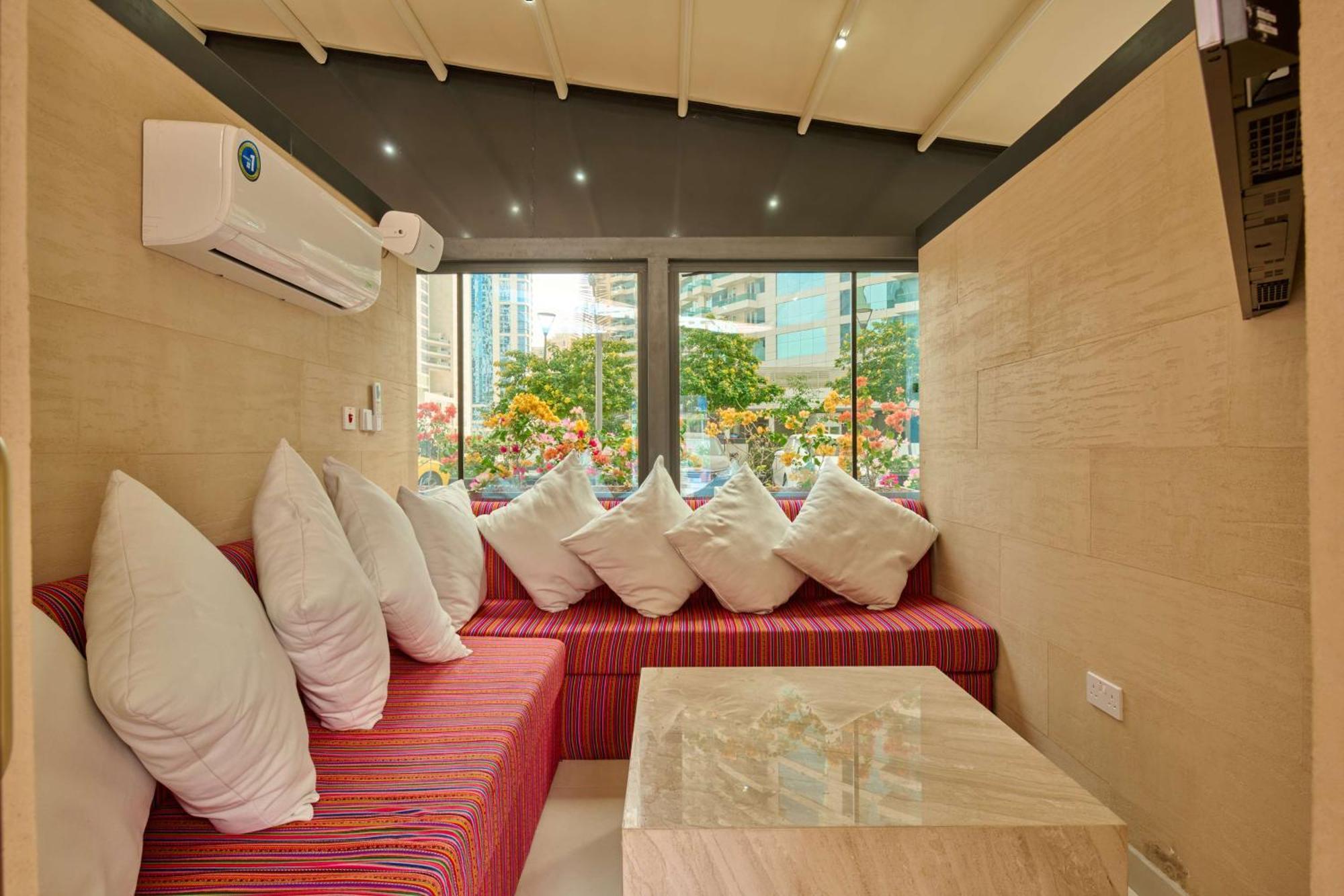 Aleph Doha Residences, Curio Collection By Hilton מראה חיצוני תמונה A room at the hotel